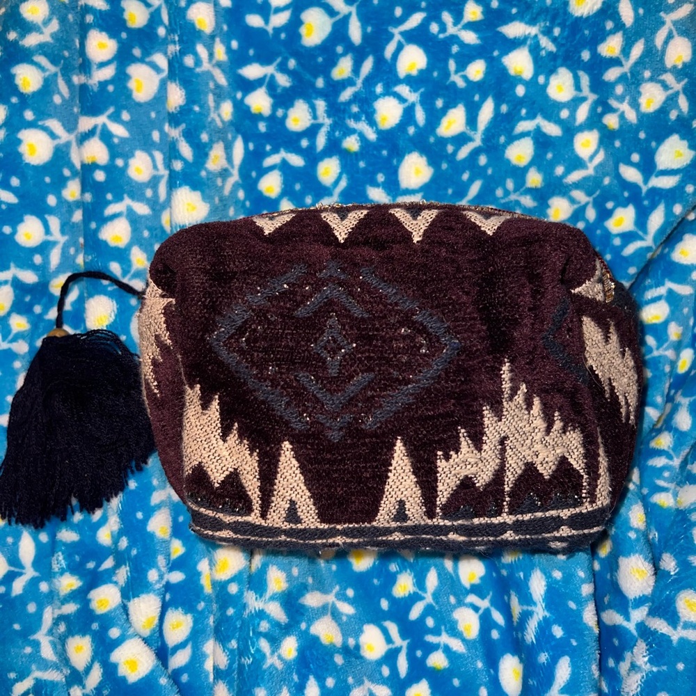 Love stitch makeup bag